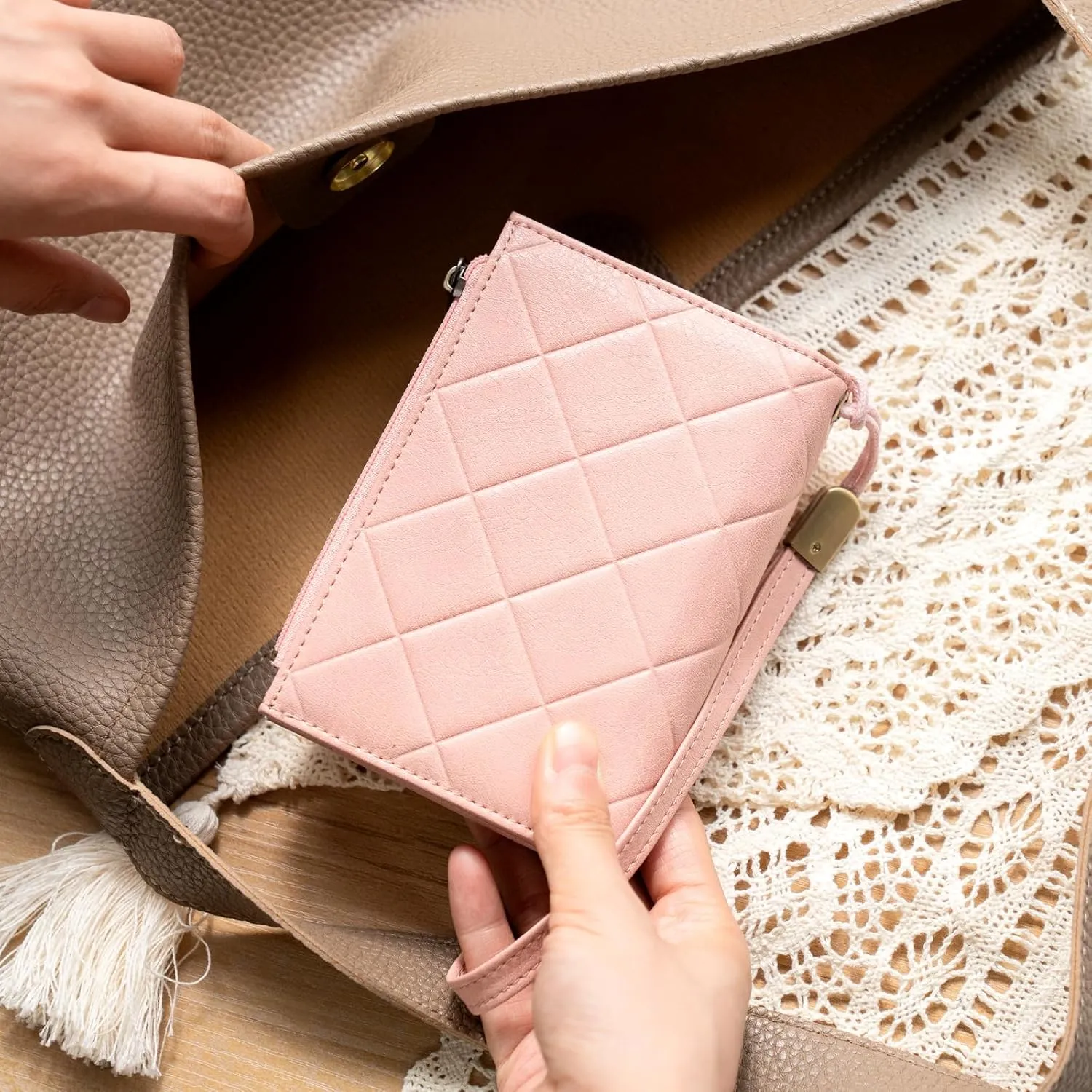 Small Wallet for Women RFID Blocking Leather Trifold Compact Ladies Wristlet Card Wallets with Dual Zipper Coin Pocket ID Window